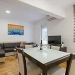 Duplex Split, Near Znjan Апартаменты