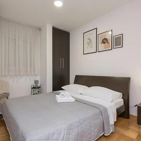 Apartment Vita Split, Near Znjan Beach