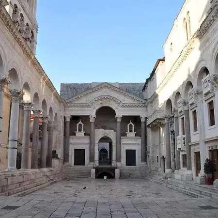 Apartment Vita Split, Near Znjan Beach