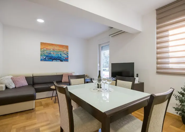 Apartment Vita Split, Near Znjan Beach Apartamento