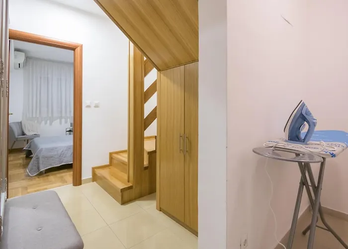 Apartment Vita Split, Near Znjan Beach Apartment